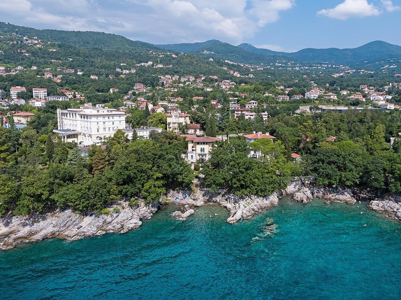 Hotel Villa Astra Lovran Exterior photo